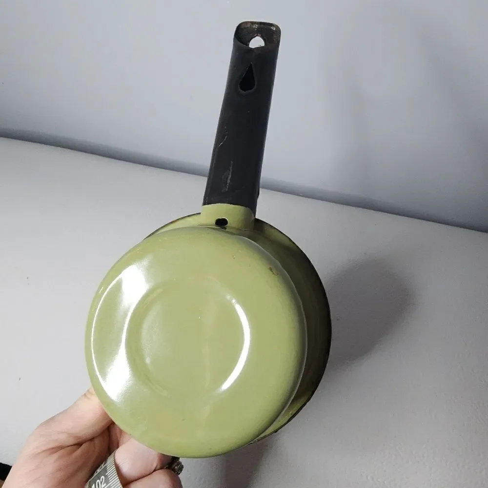 Vintage Green Enamel Ware / Enamelware Saucepan 5